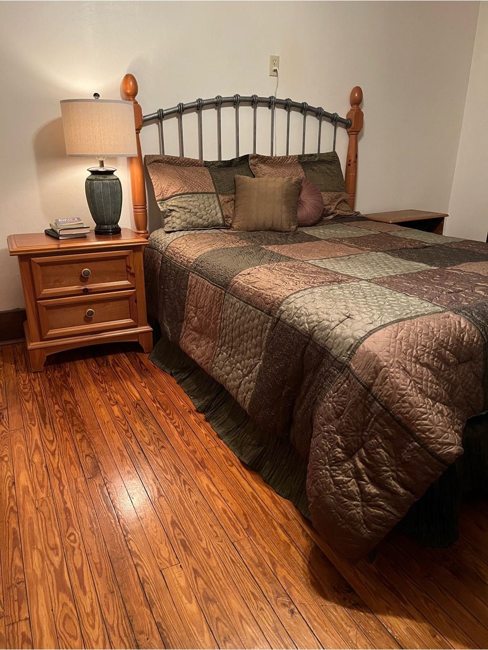 Sonoma Comforter Set Patchwork Quilted Bedspread Set in Brown and Olive 6 Pc